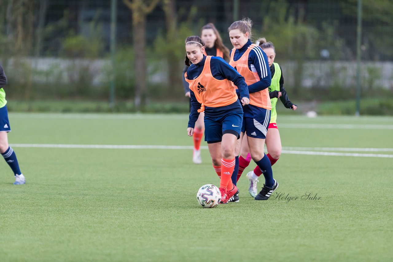 Bild 330 - Co-Trainerin der Frauen Nationalmannschaft Britta Carlson in Wahlstedt